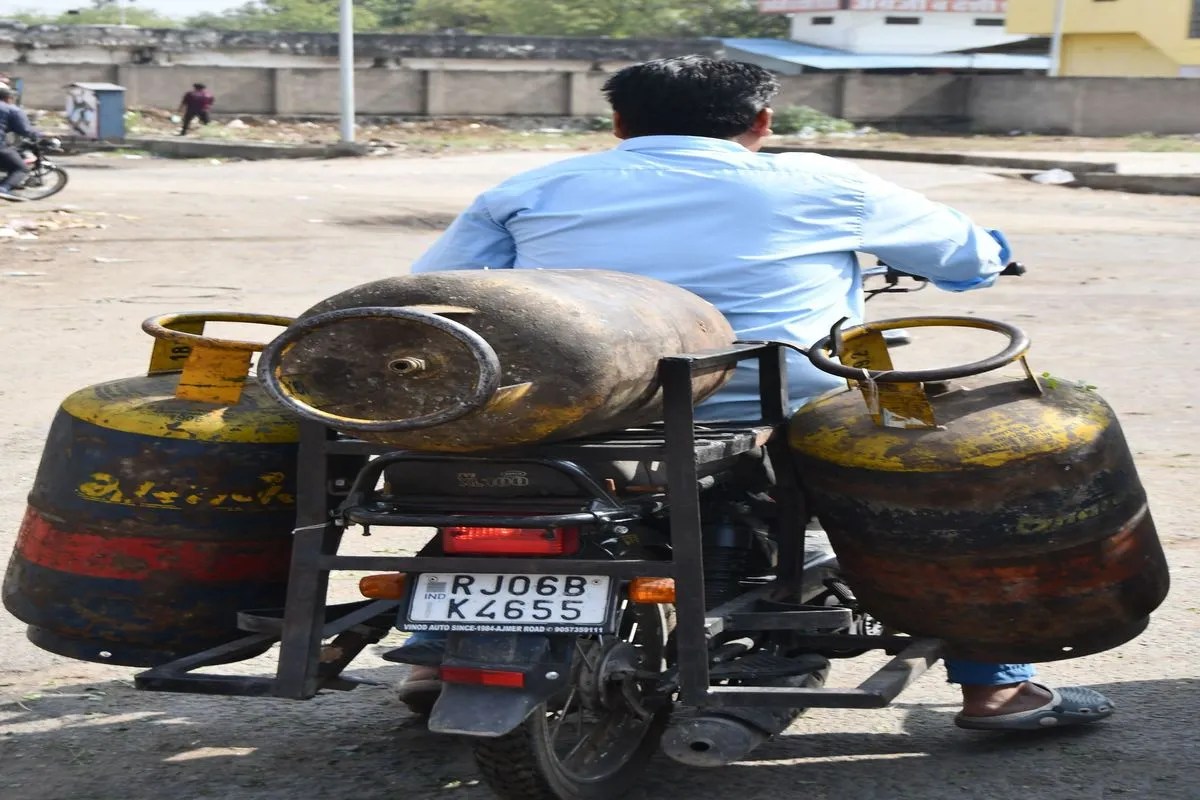 संजीवनी: कमर्शियल एलपीजी का कोटा बढ़ाकर किया हुआ 70 फीसदी, टेक्सटाइल व स्टील सेक्टर को प्राथमिकता