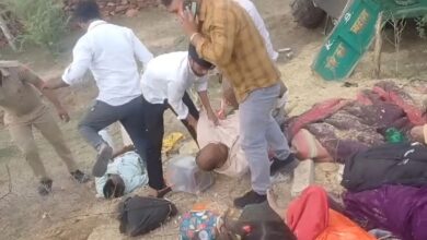 Karauli Accident: कैलादेवी से लौट रहे श्रद्धालुओं से भरी ट्रैक्टर-ट्रॉली पलटी, 18 लोग घायल