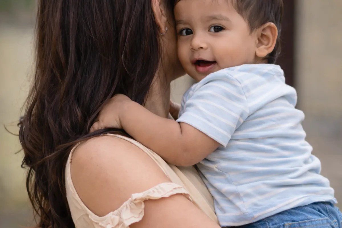 इटली में रहने वाली खुद कभी कोलकाता से गोद ली गई थी, अब झुंझुनूं के बच्चे को अपनाकर लिखी नई कहानी