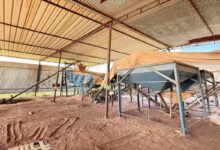 खटवाड़ा में अवैध गारनेट कारखाने पर छापा, 5 टन कीमती पत्थर व मशीन जब्त