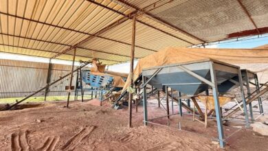 खटवाड़ा में अवैध गारनेट कारखाने पर छापा, 5 टन कीमती पत्थर व मशीन जब्त