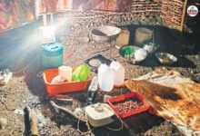 झोपड़ी में चल रही मिनी ड्रग्स फैक्टरी का भंडाफोड़, सेटअप देखकर पुलिस के उड़े होश