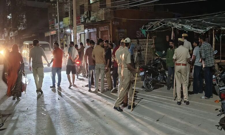 पूरी रात पुलिस ने दी दबिशें, दो गिरफ्तार… हमले व मारपीट का मामला दर्ज