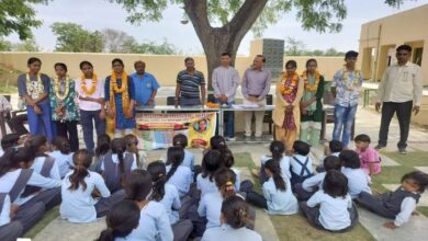 ​शिक्षा : अनुशासन में रहकर कठिन परिश्रम से लक्ष्य प्राप्त करें