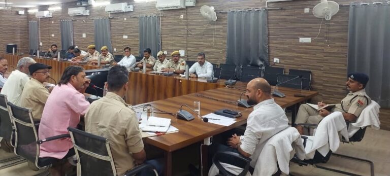 त्यौहार भाईचारे, सौहार्द एवं खुशी के साथ मनाएं- एडीएम विनोद कुमार मीना 