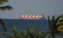 ईरान ने किया होर्मुज़ स्ट्रेट खोलने का एलान, ट्रंप बोले - 'जारी रहेगी अमेरिकी नाकाबंदी'