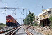 ब्रॉडगेज ट्रैक पर दौड़ी मालगाड़ी, कुंवारिया में उमड़ा उत्साह