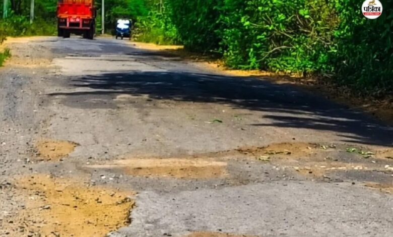 Banswara State Highway : बांसवाड़ा में गढ़ी- कुशलगढ़ स्टेट हाईवे 54-ए खस्ताहाल, बढ़ रहा जनाक्रोश, कब शुरू होगा निर्माण?