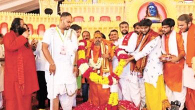 राजस्थान: महंत बाबूगिरी बने निरंजनी अखाड़े के महामंडलेश्वर, हरिद्वार से आए संतों ने किया पट्टाभिषेक, सांसद-विधायक रहे मौजूद