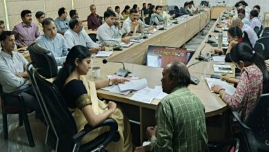 जिला कलेक्टर डॉ. आर्तिका शुक्ला ने सुनीं समस्याएं, निस्तारण के दिए निर्देश 