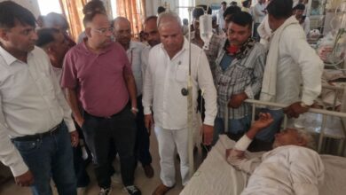 Tonk News: भाजपा कार्यकर्ताओं से भरी बस पलटी, 11 जने घायल, विधायक राजेंद्र गुर्जर पहुंचे अस्पताल