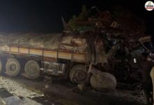 Rajasthan: कांडला हाईवे पर भीषण सड़क हादसा, ड्राइवर के गले से लोहे का सरिया आर-पार, केबिन में ही हुई मौत