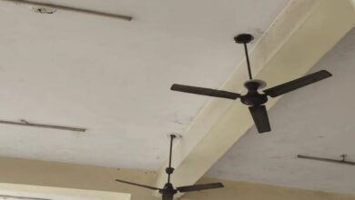 अहम की जंग में पिसे यात्री : बस स्टैंड बना ‘तंदूर’, बिजली गुल और पंखे बंद से हाल बेहाल