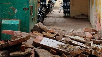 Dholpur News: सरकारी स्कूल की छत भरभराकर गिरी, घटिया निर्माण की खुली पोल, दहशत में शिक्षक और बच्चे