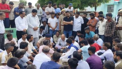 Tonk News: बारिश के पानी में दौड़ा करंट, सड़क से गुजर रहे युवक की मौके पर मौत, 1 करोड़ मुआवजे की मांग