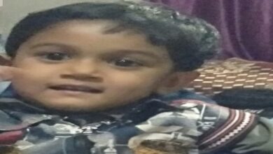 चार साल की बेटी को रस्सी से गला घोंटकर मार डाला, फिर अपने दोनों हाथों की नस काट ली