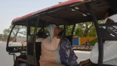 उफ ये गर्मी! पारा 40 के पार, गर्म हवा ने लोगों को झुलसाया