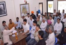 चारदीवारी हटाने का विवाद : विधायक सेवा केन्द्र में सुलह वार्ता में मचा हंगामा