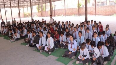 अंग्रेजी का सपना,टीचर है नहीं: 3737 स्कूलों में सिस्टम पर सवाल