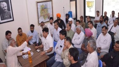 चारदीवारी हटाने का विवाद : विधायक सेवा केन्द्र में सुलह वार्ता में मचा हंगामा