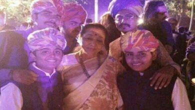 दंगल के गीत से पहचान पाने वाले लोक कलाकारों का आशा भोसले से रहा आत्मीय रिश्ता