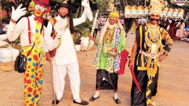 World Art Day: दादा,पिता और पौत्र मंच पर रचते स्वांग, 3 पीढ़ियों की मेहनत से बहरूपिया कला जिंदा