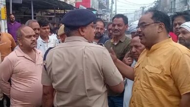 Bharatpur : भरतपुर के नदबई में सर्राफा दुकान से लाखों की चोरी, नाराज व्यापारियों का उग्र प्रदर्शन, माहौल तनावपूर्ण