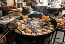 Tonk News: खौलते तेल में गिरा हलवाई, मची अफरा-तफरी, पूड़ी तलने के दौरान हुआ हादसा