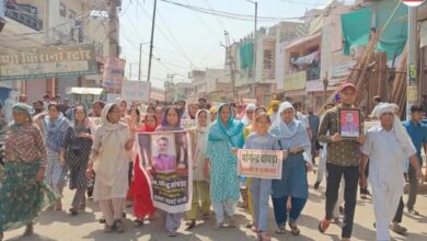 नदबई ज्वेलर हत्याकांड: तहसील, बाजार और स्कूल बंद…अभी तक कातिलों का पता नहीं, हाथ में तख्तियां लिए न्याय मांग रहे पत्नी-बच्चे