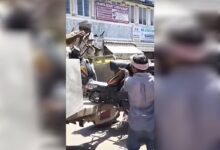 अलवर में नो-पार्किंग के खिलाफ ट्रैफिक पुलिस का ‘हंटर’, सड़कों पर खड़े वाहन जब्त