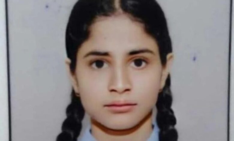 RBSE Board 10th Result 2026: परीक्षा से चार माह पहले हुआ था पिता का निधन, अब बेटी ने 99% अंक लाकर नाम किया रोशन