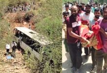 Rajasthan Accident News : पुष्कर घाटी में सवारियों से भरी बेकाबू बस पलटी- 2 की मौत, मातम में बदली ‘मायरे’ की खुशियां