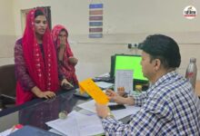 Rajasthan News: मेहंदी रचे हाथों में शादी का कार्ड लेकर पहुंची 2 बहनें, बोलीं- साहब! 2 दिन बाद शादी है… सिलेंडर दिला दो