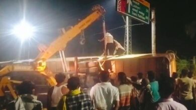 Bundi : कापरेन में बड़ा सडक़ हादसा, सवारियों से भरी स्लीपर बस अनियंत्रित होकर पलटी, 13 जने घायल