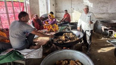 स्वादिष्ट मिठाई ही नहीं, पहचान भी बनाते हैं राजस्थान के बिहारीपुरा गांव के हलवाई