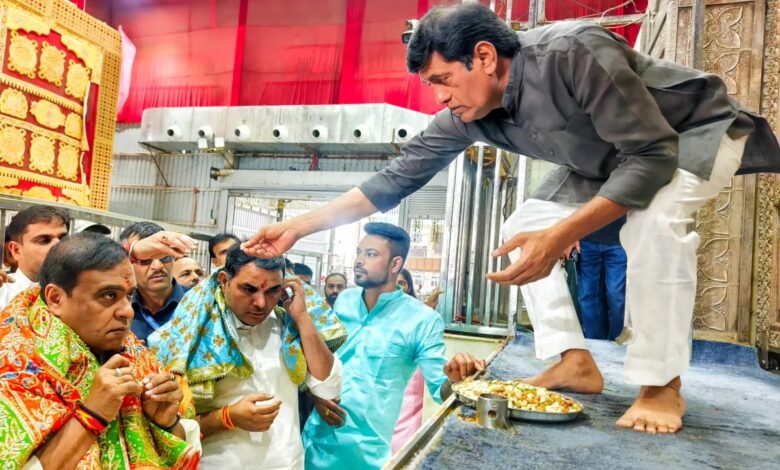 Himanta Biswa Sarma: चुनावी नतीजों से पहले खाटूश्यामजी पहुंचे असम के सीएम हिमंता बिस्वा सरमा, बाबा श्याम से मांगा जीत का आशीर्वाद