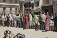 गैस सप्लाई में देरी से हंगामा, राजसमंद में लोगों का फूटा गुस्सा, कतार में लगकर करना पड़ रहा इंतजार